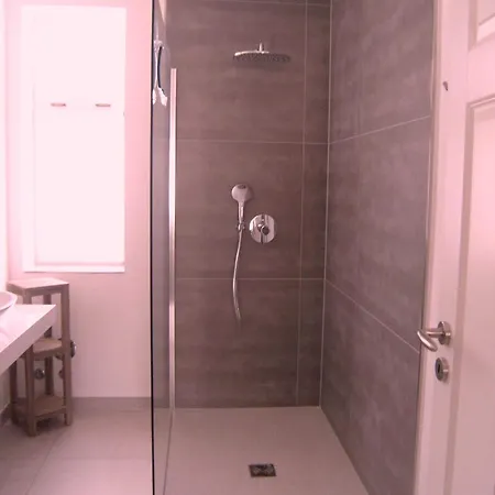 公寓 Gaestehaus Pacia & Ritter 桑格豪森